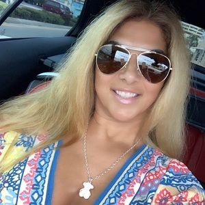 Meet your Posher, Sky